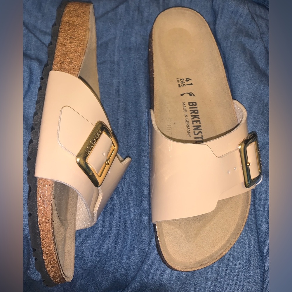 CATALINA CUSHION BUCKLE SANDALS - Picture 2 of 3
